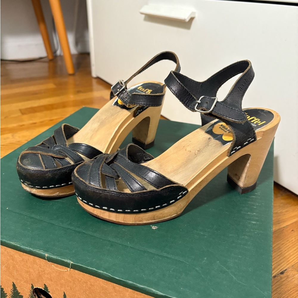 Black leather Swedish Hasbeens